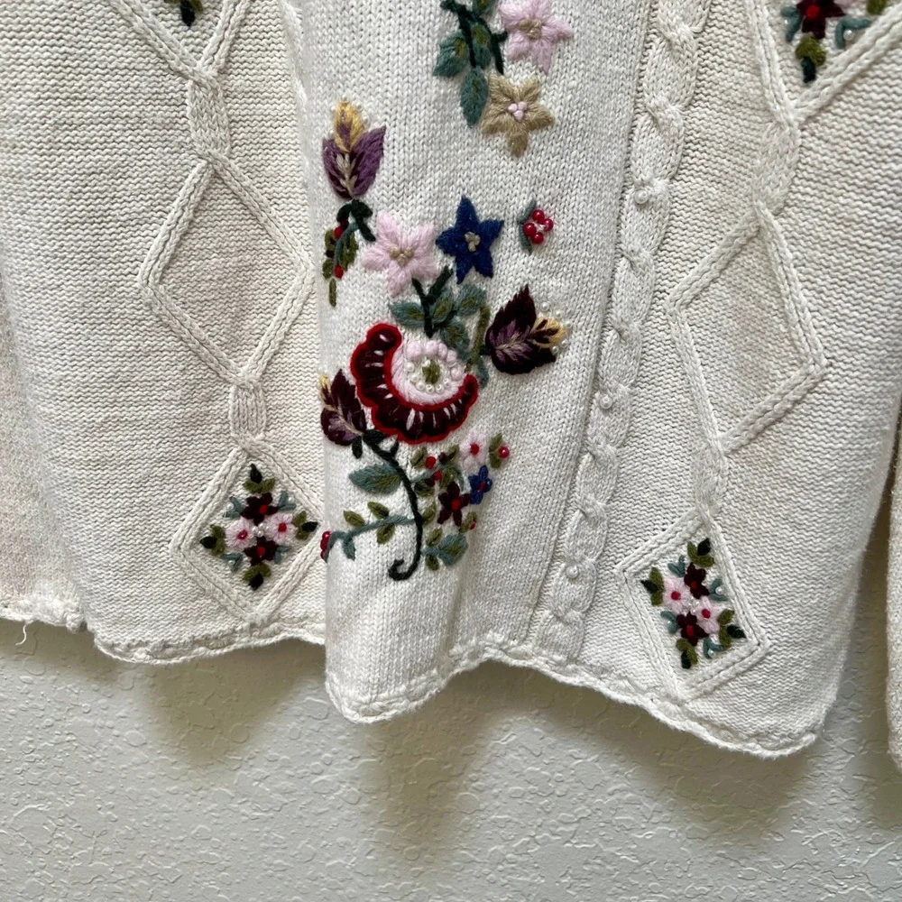 Blair Women XL Cream Cable Knit Floral Embroidered Pearl Sweater VTG Cottagecore